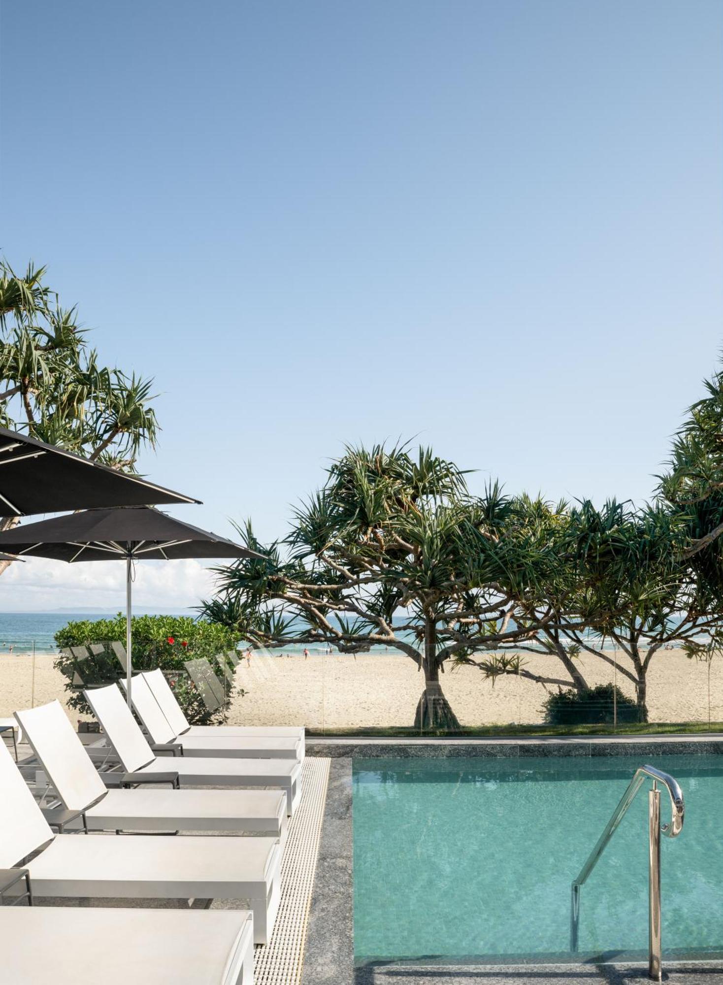 Netanya Noosa Beachfront Resort Exterior foto