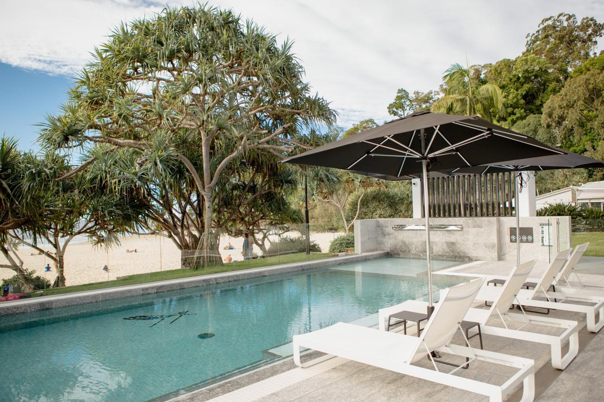 Netanya Noosa Beachfront Resort Exterior foto